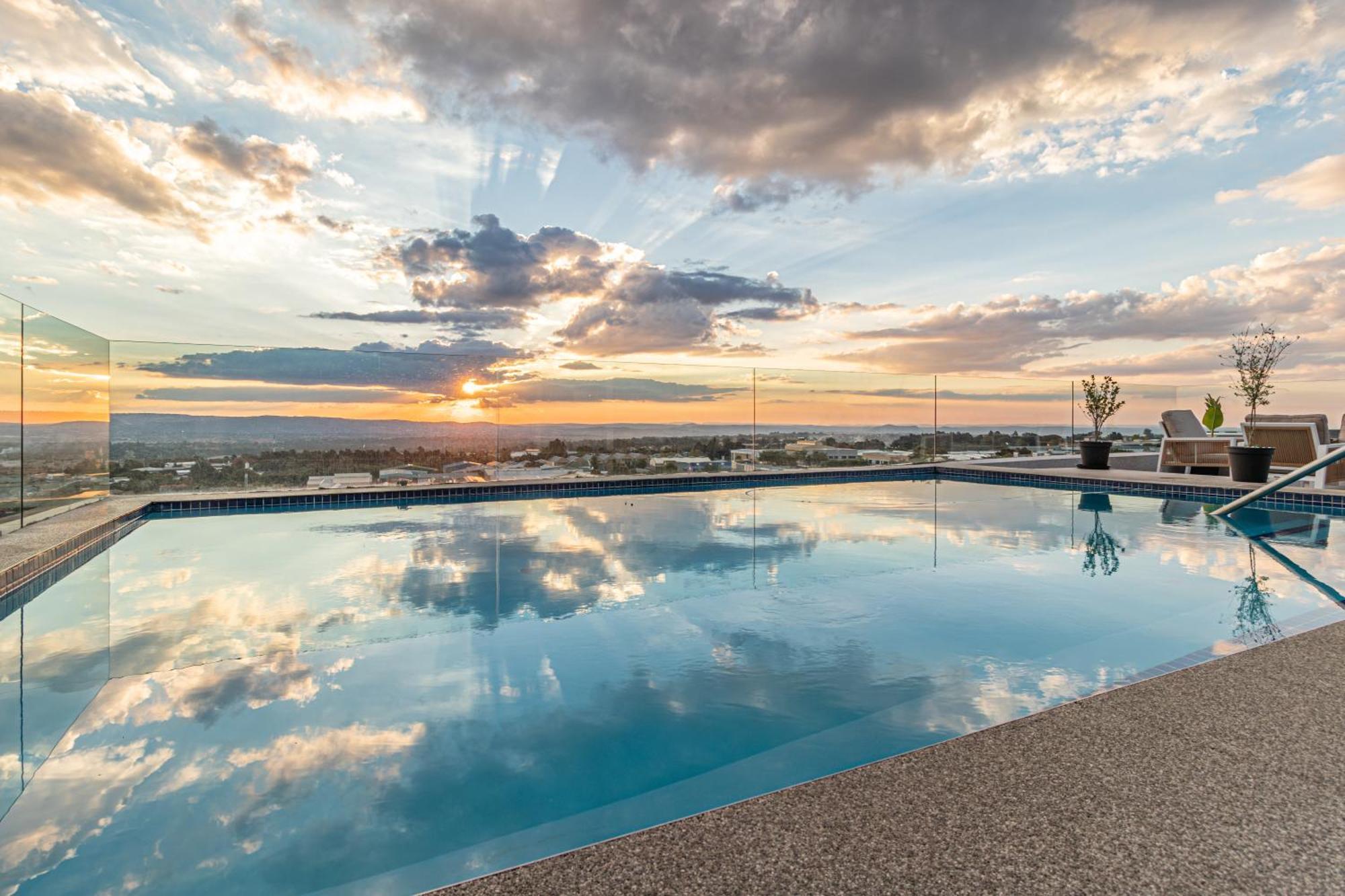 Blueberry Hill Hotel Roodepoort Eksteriør billede